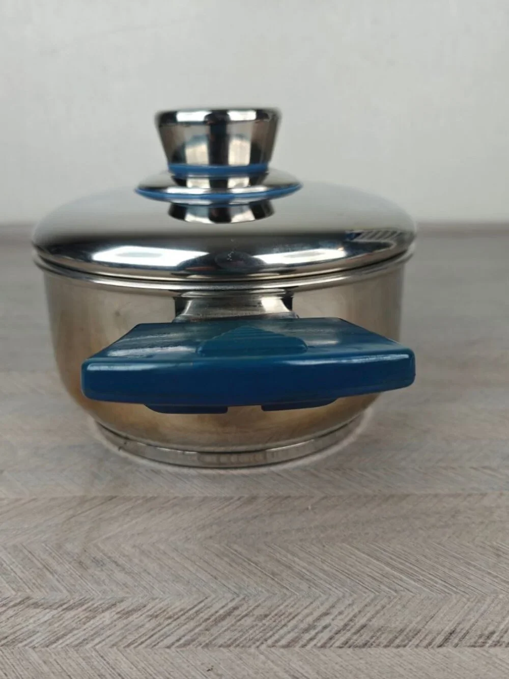 Air Core Walkaway Cookware Stainless Steel 1Qt Saucepan W/Lid Thermostat Blue